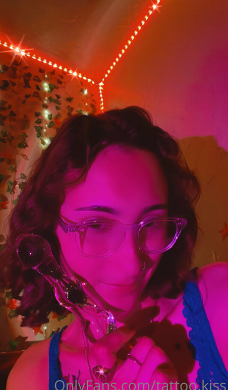 tattoo kiss pretty pornstar pictures