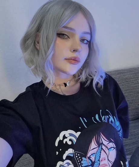 Smoettii model nice photo