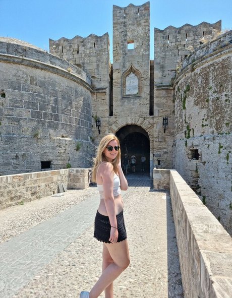 Suzy Lu model top pic