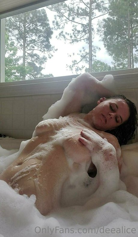 deealice model porn photo