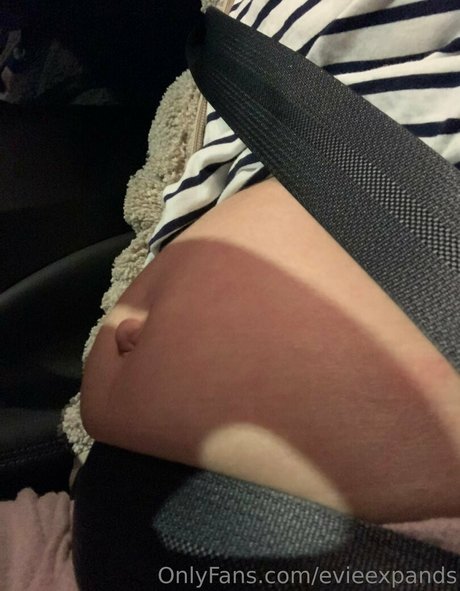 evieexpands top pornstar img