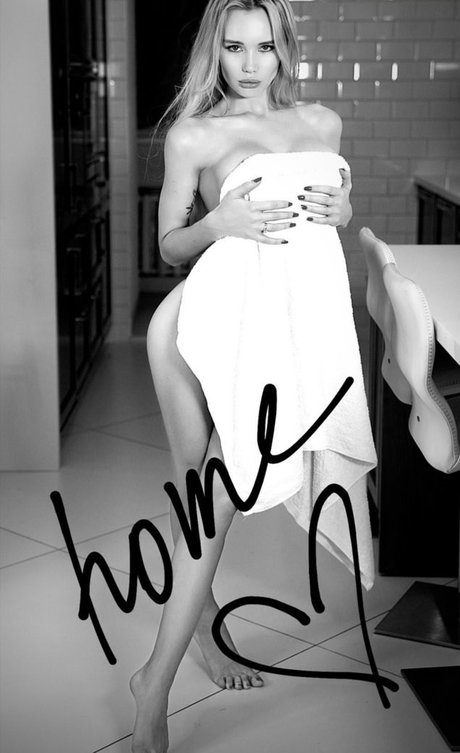 Olya Abramovich pretty pornstar images