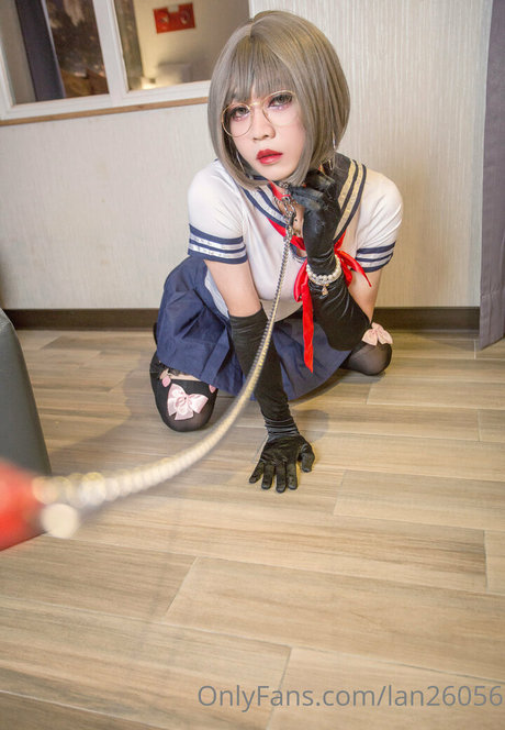 lan26056 sexy actress pics