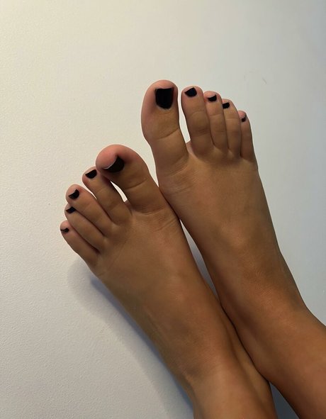 Anabelle Charm perfect model img