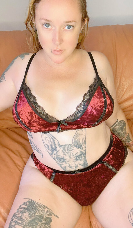 Kisica nudes star pictures