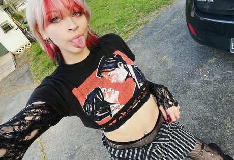 manicpixieagony pornographic model photos