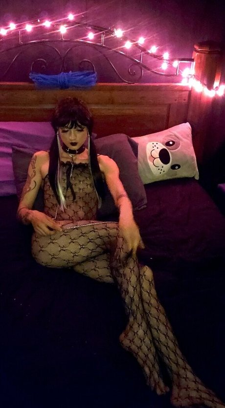 25 onlyfans free sexy pic