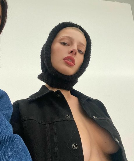 indizzle model sexy pictures