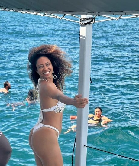 Cinnara Leal free star images