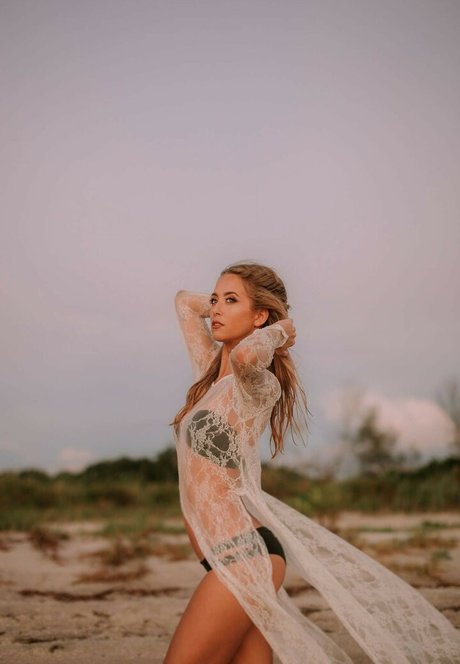 Allie Wes model nudes photos