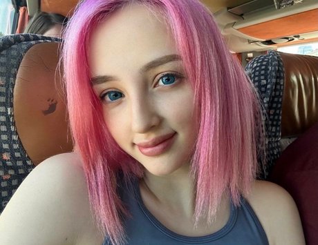 katybaity hot actress pictures