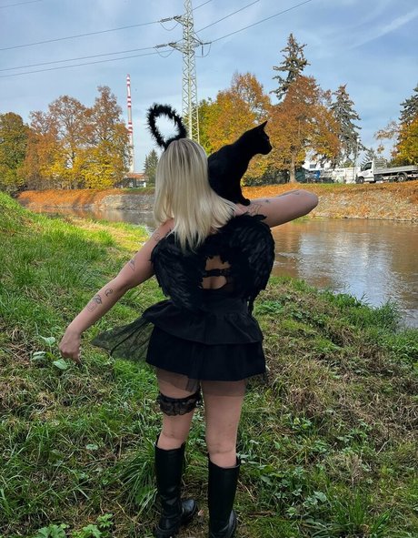 freekikihelen sex star images