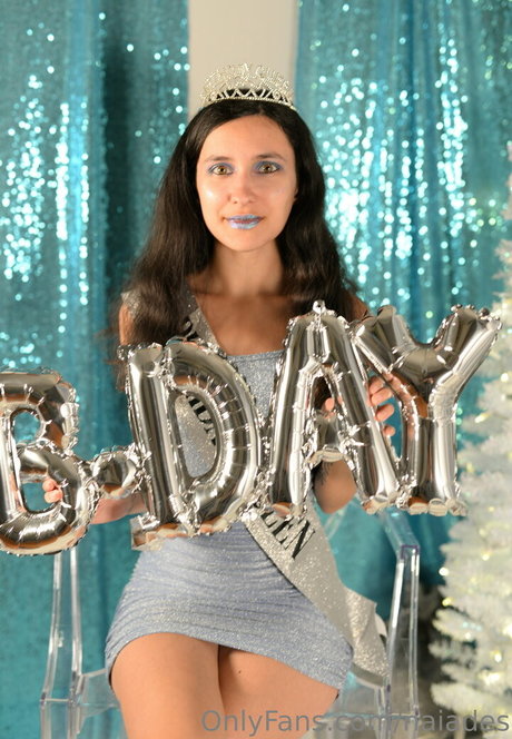 naiades model adult pics