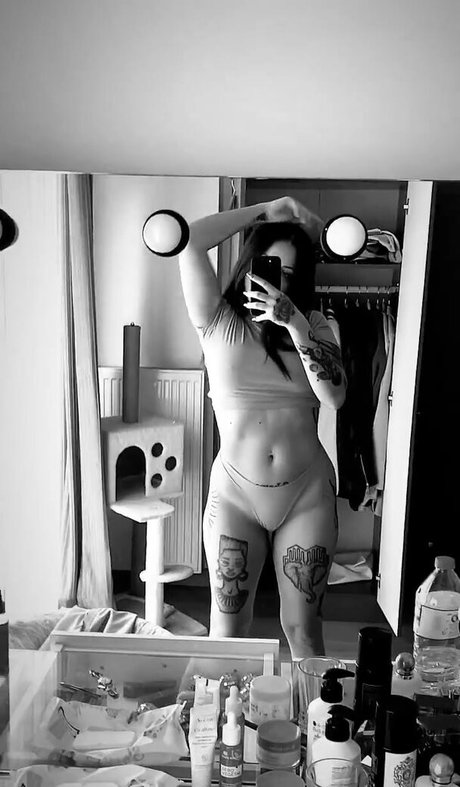 Cansup model sexy image