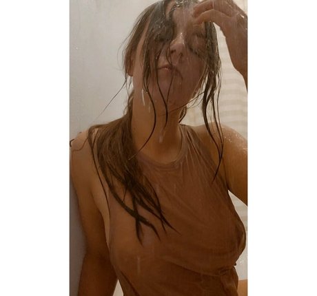 bea zee model beautiful photo