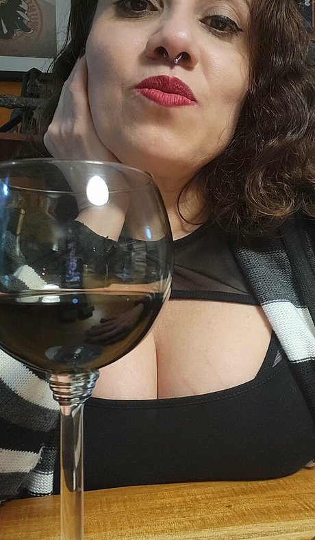 Ira Croft hot model photo