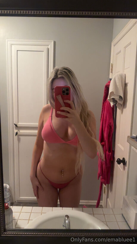 Emabluee1 sexy actress pics