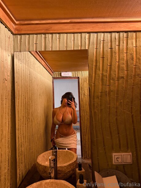 Bufalika sexy pornstar pics