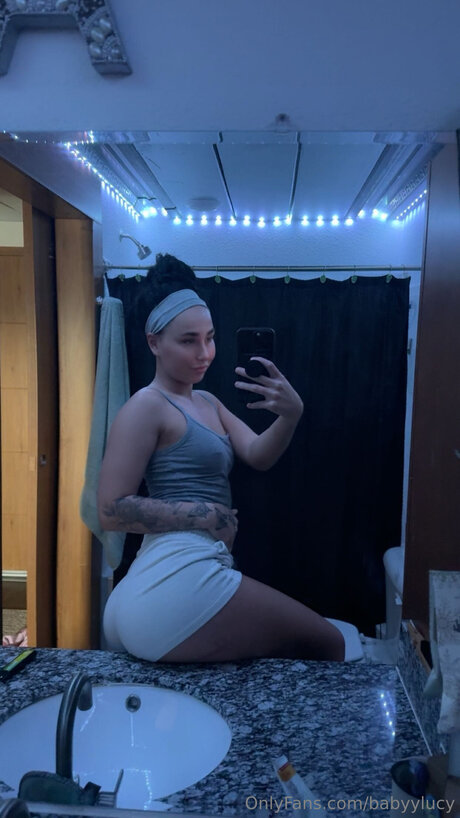 Babyylucy hot pornstar photos