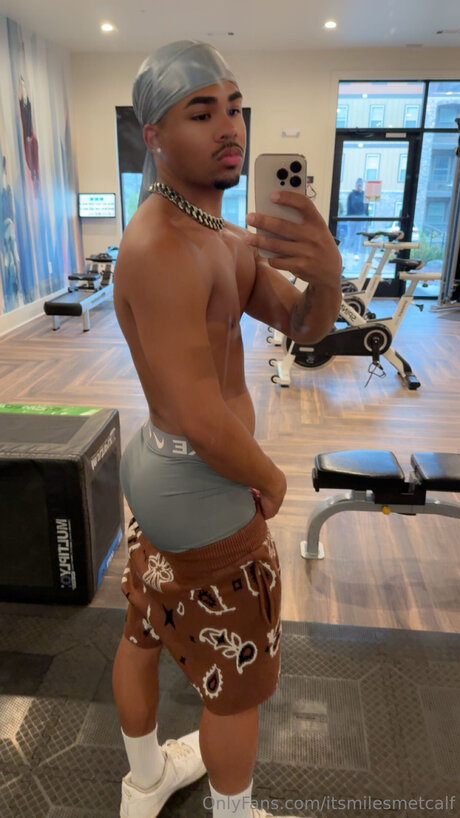 Itsmilesmetcalf hot actress pic