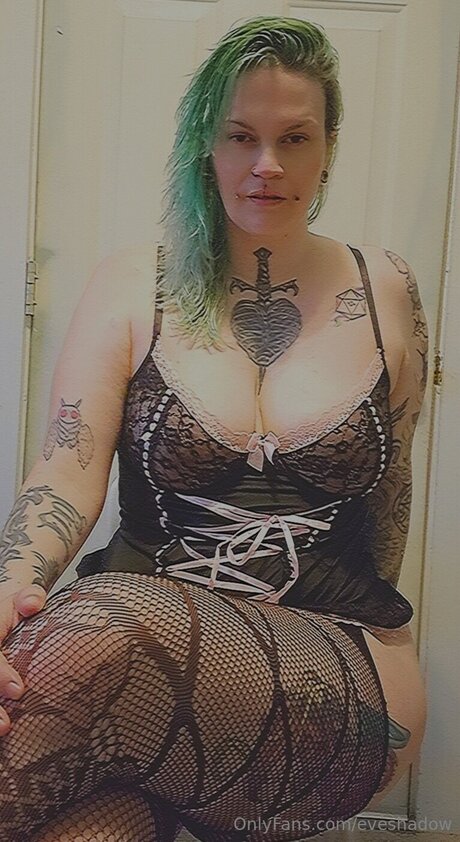 Eveshadow model sex img