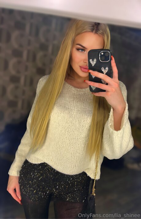 Shine Lia xxx model galleries