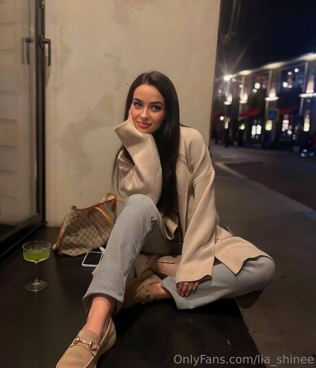 Shine Lia pornstar pretty images