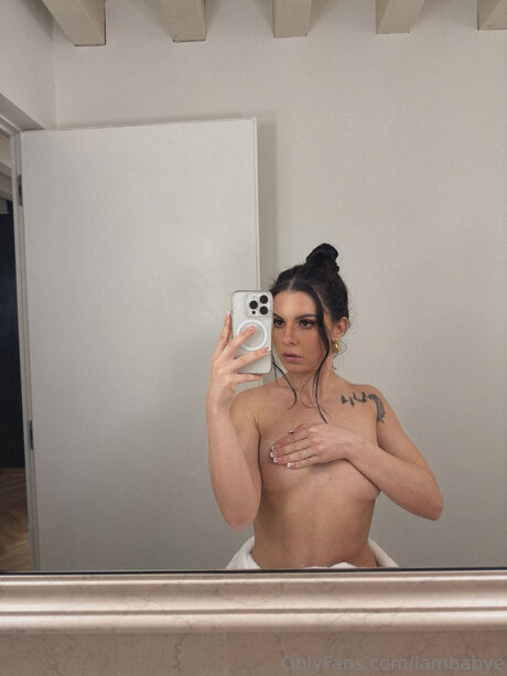 Iambabye model beautiful picture