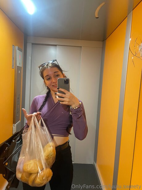 Luulu Sweety pornstar hot picture