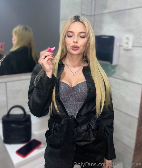 Daisy Cutie nice pornstar pic