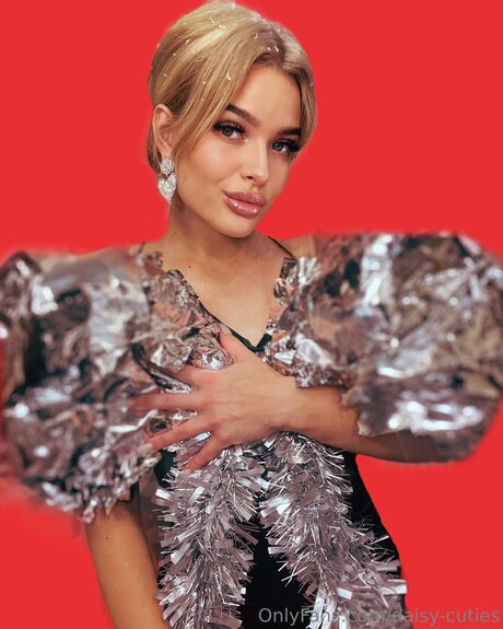 Daisy Cutie model beautiful images