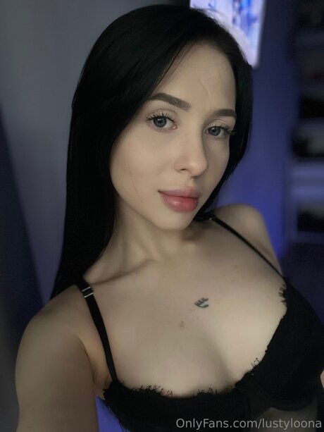 Lustyloona pornstar sexy gallery