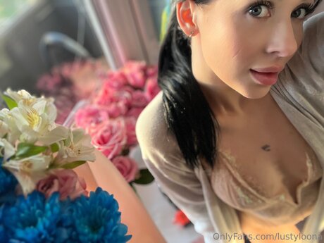 Lustyloona pornstar perfect photos