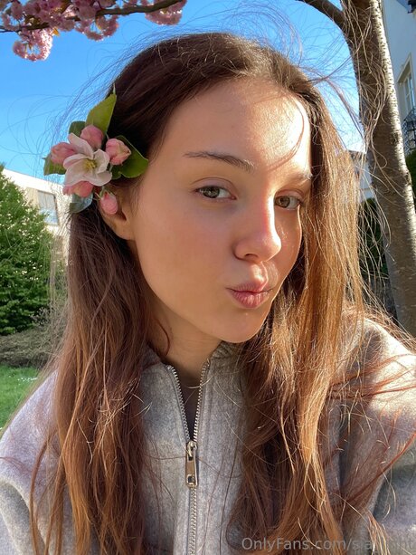 Sia Light high quality model images