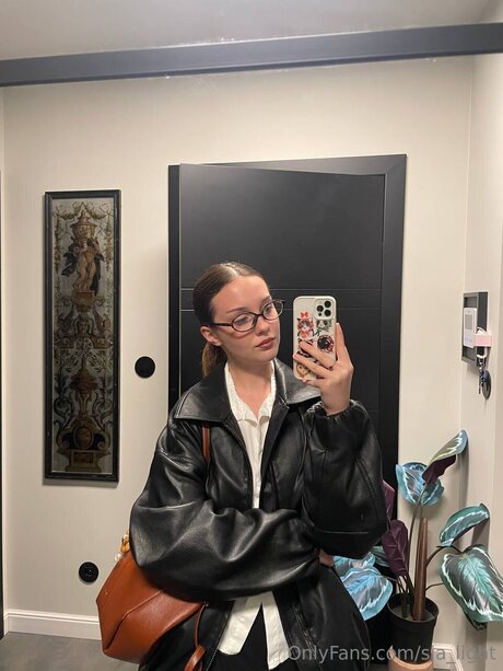 Sia Light art model pics