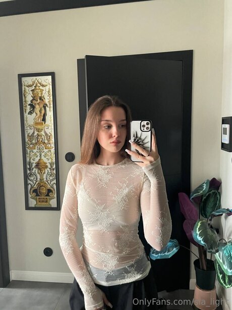 Sia Light star picture