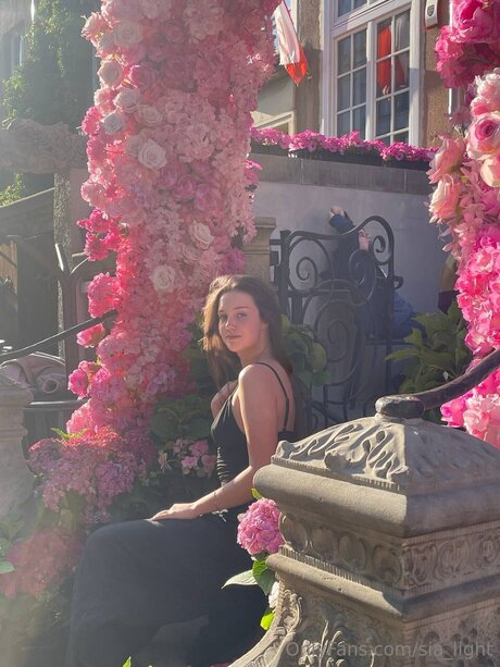 Sia Light nude pornstar pictures