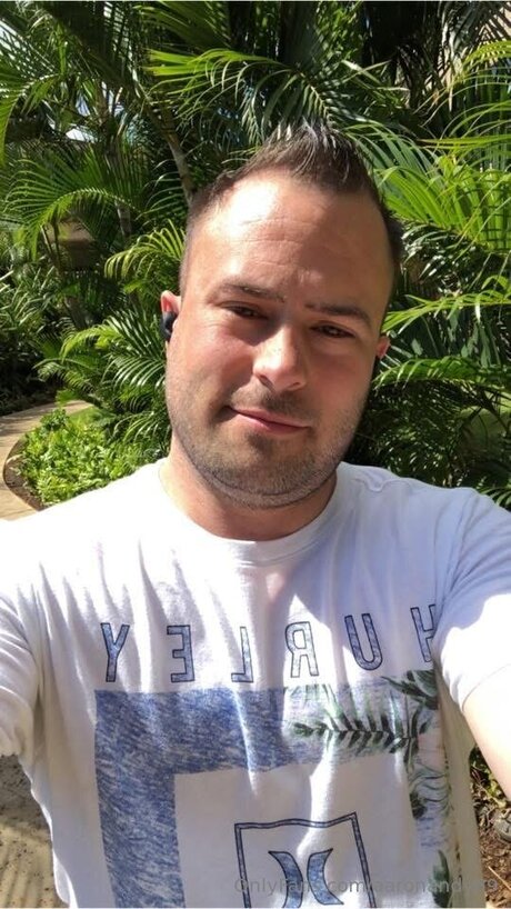 Aaronandy69 adult actress photo