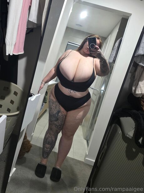 Rampaaigee porn model photo