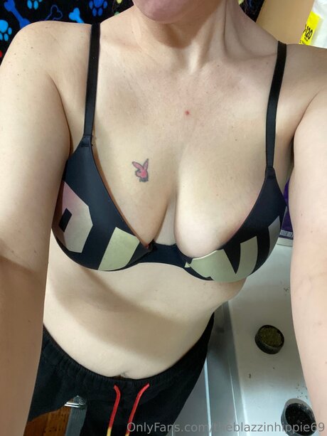 cute pussy onlyfans naked img