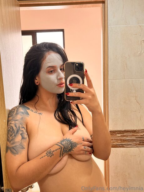 Heyimnia model xxx picture