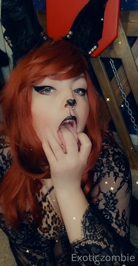 Exoticzombiefree naked model picture