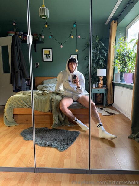 Artemisbold model xxx image