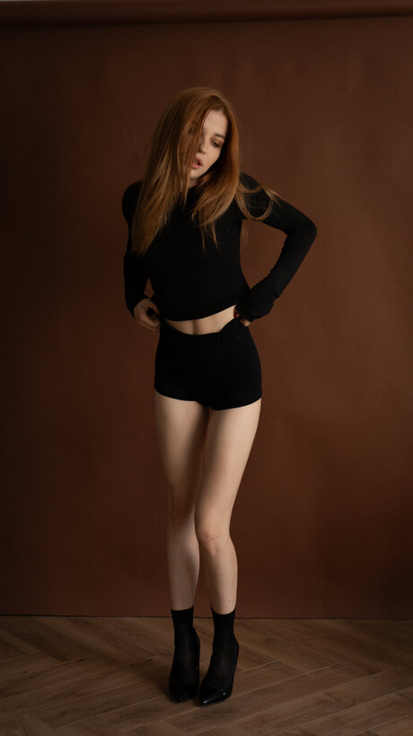 Monikaredfoxx model exclusive archive