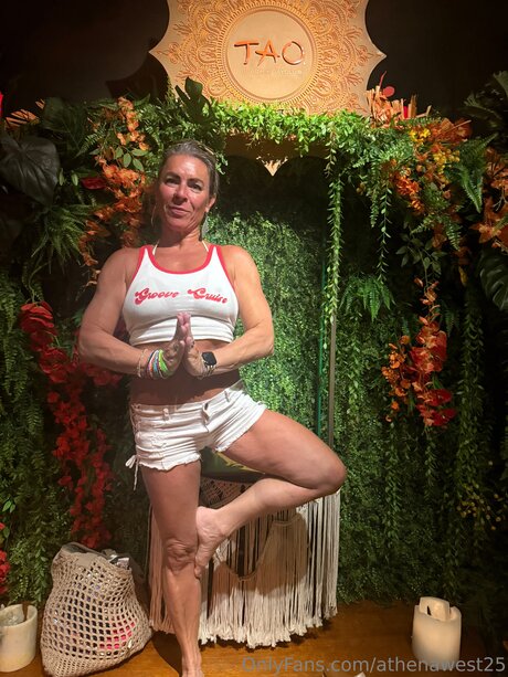 Athenawest25 model img