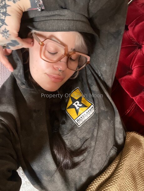 Sarahmoonsg nude pornstar pictures