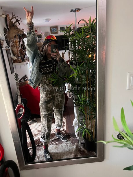 Sarahmoonsg pornstar sexy pic