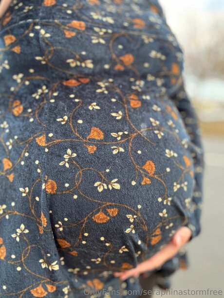 Seraphinastormfree sexy model img