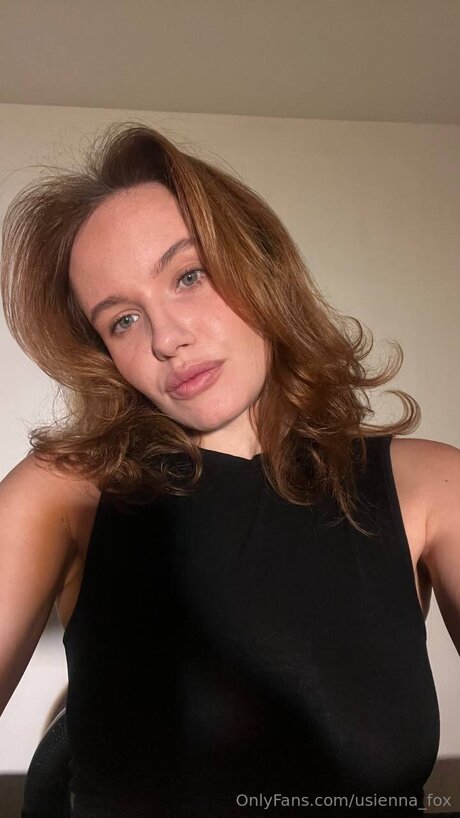 Usienna Fox pornstar top image