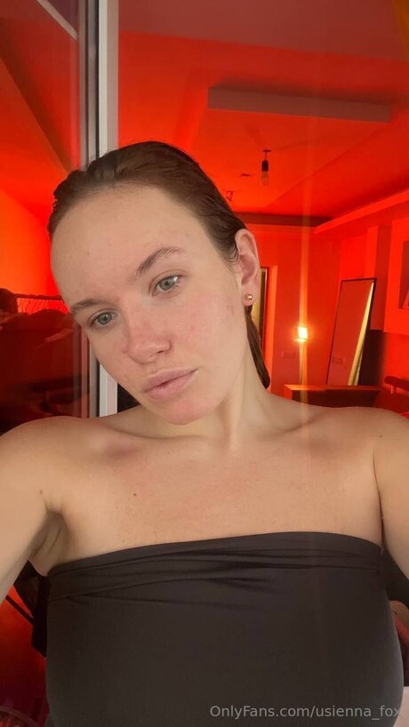 Usienna Fox star naked pics